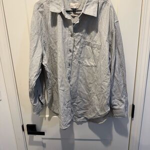 Universal Thread Light Gray Casual Button-Down Shirt